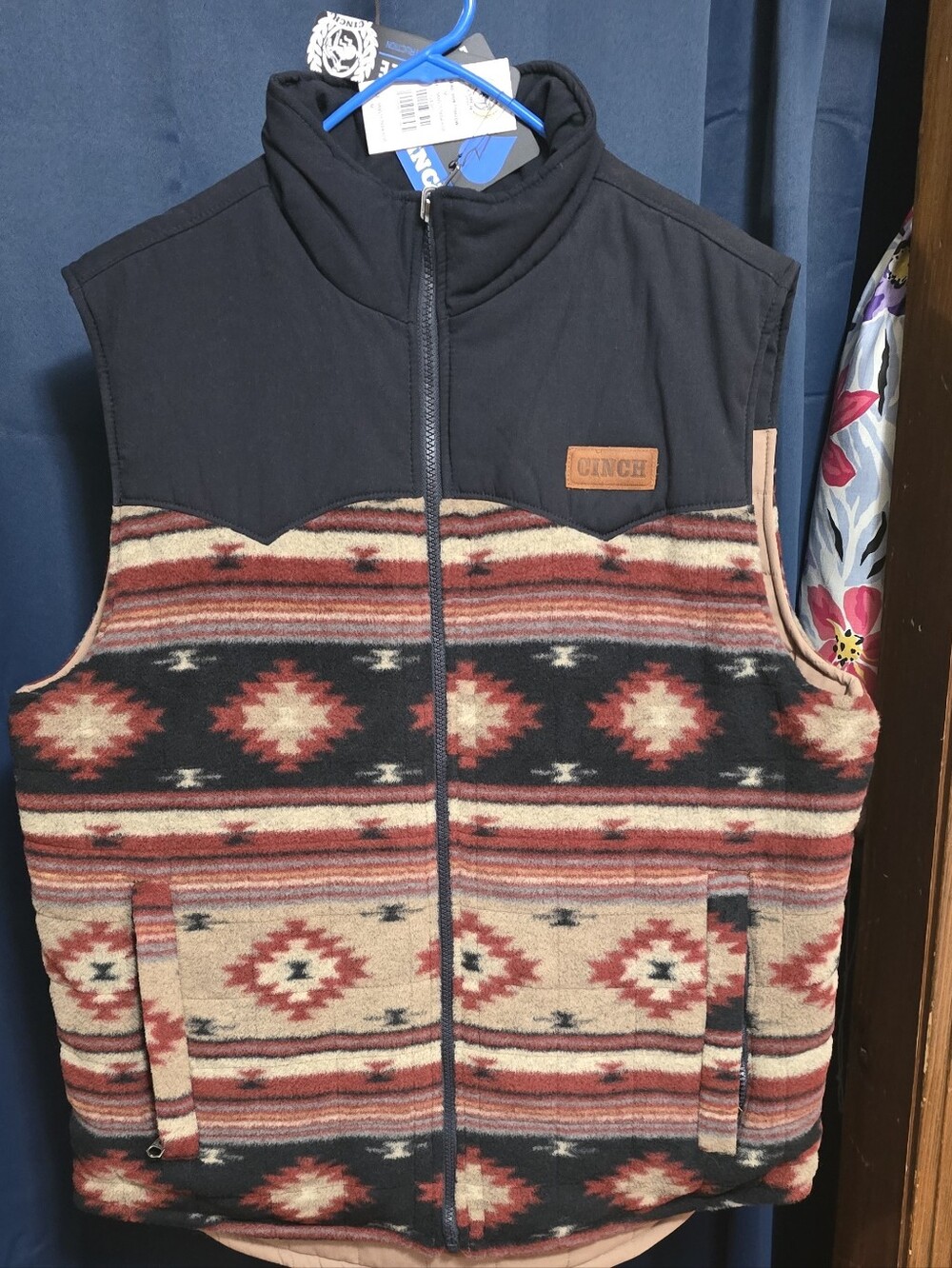 Cinch Medium Reversable Aztec Fleece Vest - Black, Tan & Red Pattern